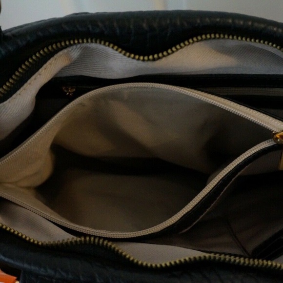 NWT Crizzapi Bolsas soft black leather handbag/tote/crossbody - Picture 10 of 12